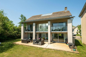 Lakeside property with spa on a nature reserve Butterfly Sound CW10